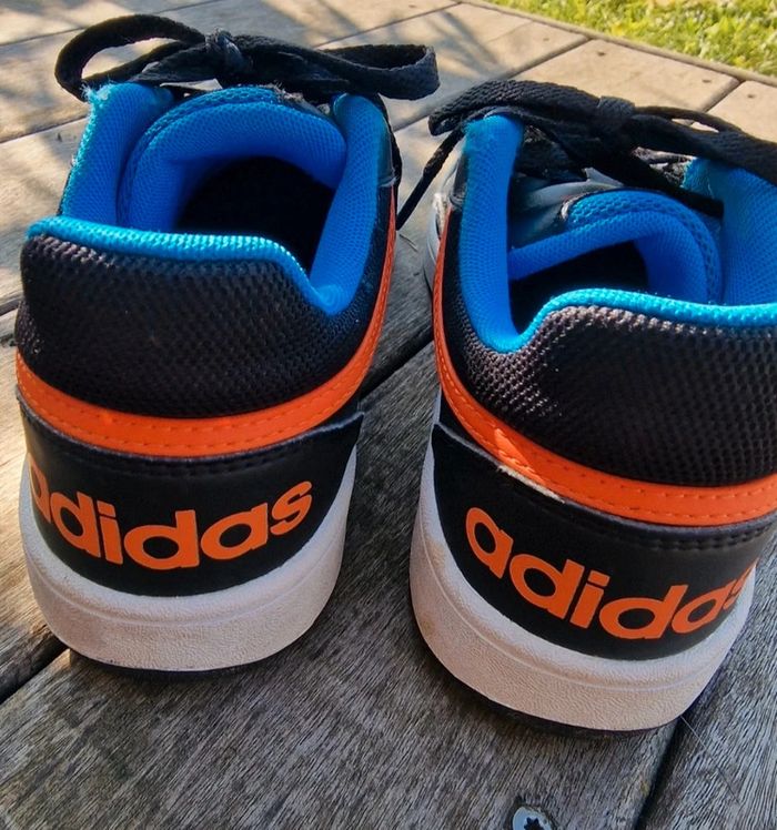 Baskets adidas taille 37 1/3 - photo numéro 3