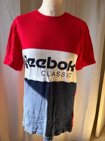 TEE shirt reebok
