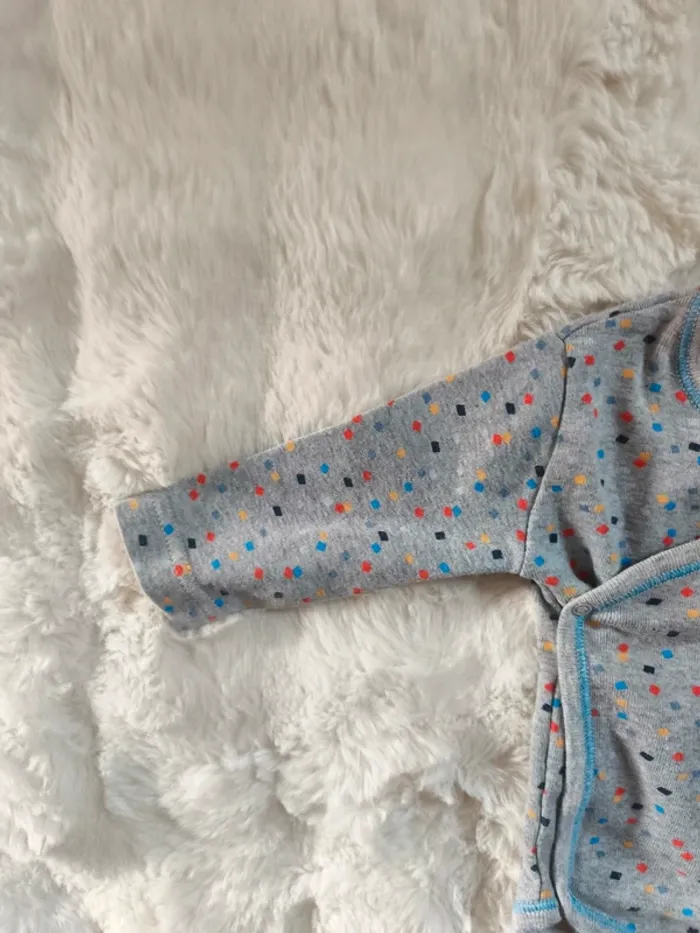 Lot de 2 vêtements bébé en taille 1 mois - photo numéro 3