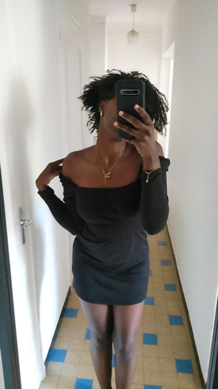 Mini robe manches longues noir taille marqué - photo numéro 2