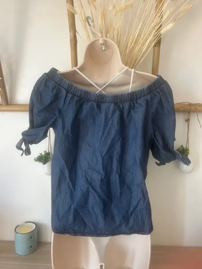 Haut épaule dénudée taille xs - photo numéro 2