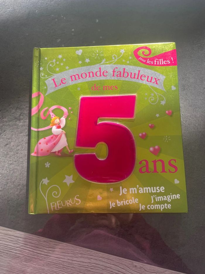 Livre le monde fabuleux de mes 5ans