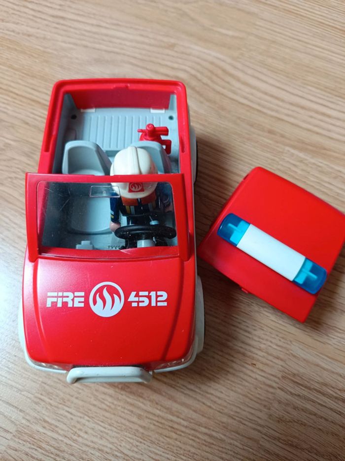 Voiture d'intervention du chef des pompiers Playmobil - photo numéro 2