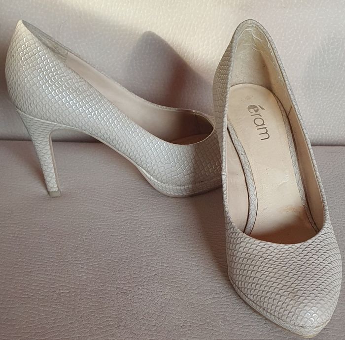 Jolies ballerines  portées  une fois pour un mariage