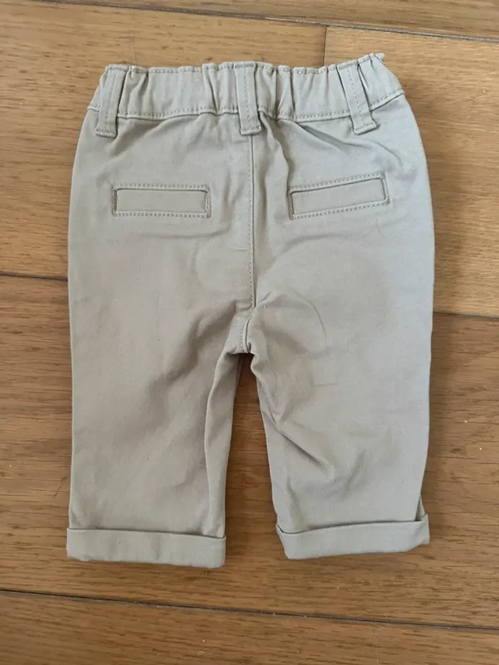Lot pantalon beige + haut + gilet bébé 1 mois – Blanc & rayures – Mi-saison – Très bon état - photo numéro 12