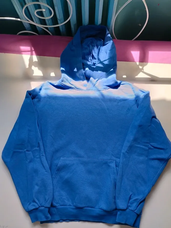 Sweat bleu