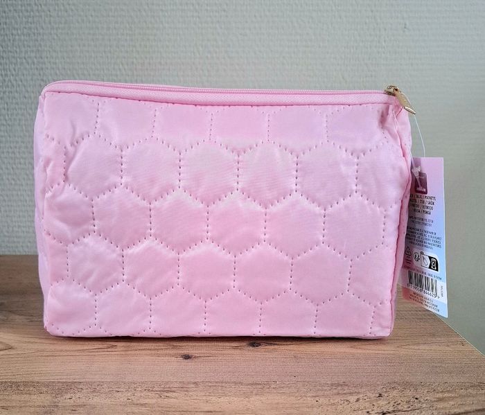 Trousse de toilette - photo numéro 2