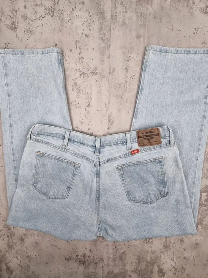 Jean Wrangler bleu clair – Taille 38x29 US / 48 FR Homme (mesures en photos) - photo numéro 3