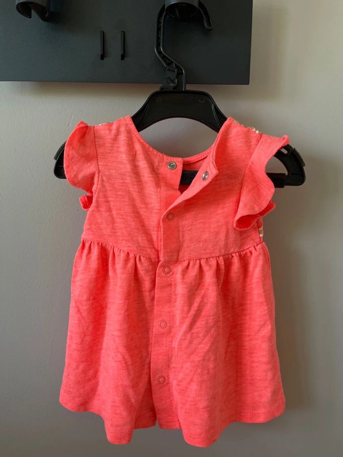Robe neuve Kiabi taille 1 mois - photo numéro 2