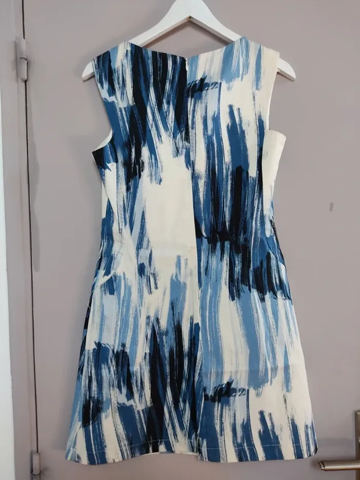 Robe mi-longue neuve M 38 style originale peinture art - photo numéro 5