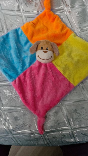 Doudou  plat  chien multicolore