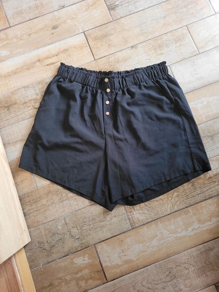 Short femme noir taille 4XL  52-54  noir - photo numéro 2