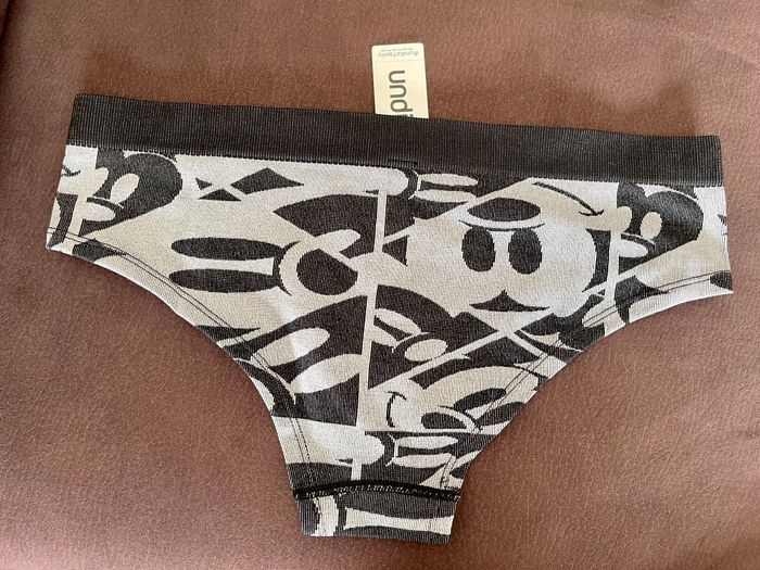 Culotte Mickey n’2 T. M - photo numéro 2