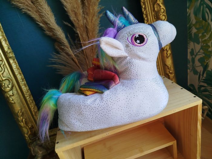 Pantoufle fille licorne 🦄 37/38 - photo numéro 9