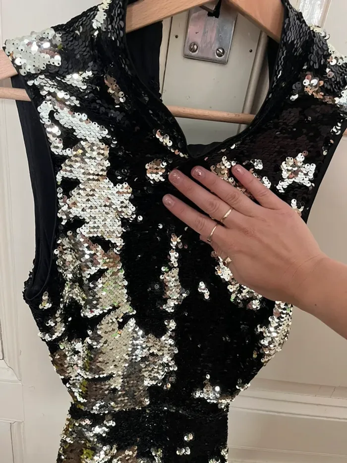 Robe de soirée à paillettes noire - photo numéro 3