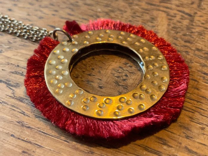 Sautoir avec pendentif atypique - photo numéro 2