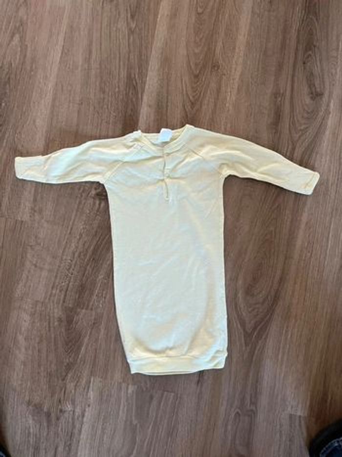 Haut pour bébé Malin Câlin couleur jaune très bon état