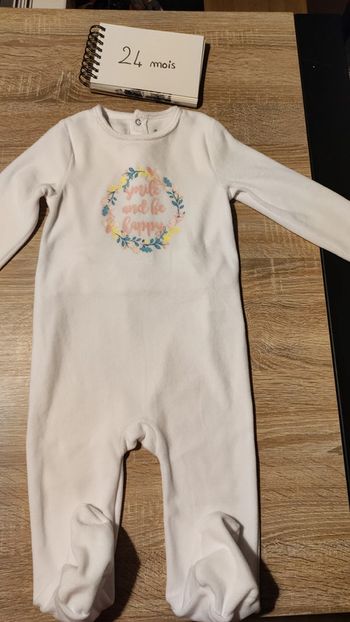 pyjama en velours tout doux taille 24 mois