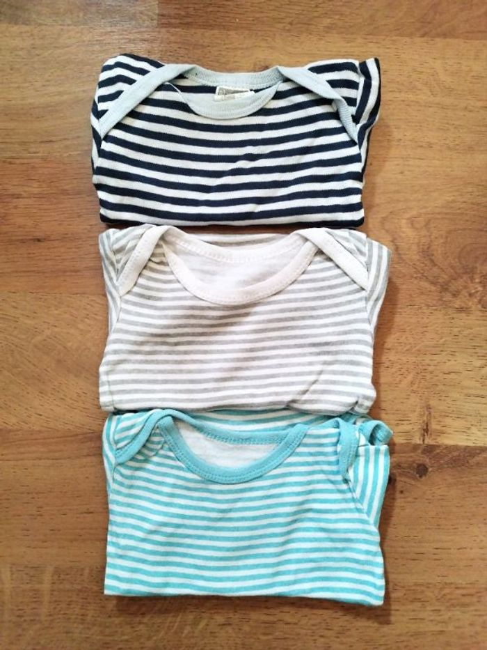 Lot de 3 bodies MC Absorba 6 mois