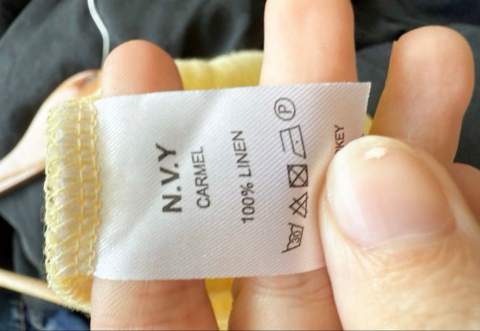 T-shirt manches courtes leger col V jaune NVY taille 36 S - photo numéro 4