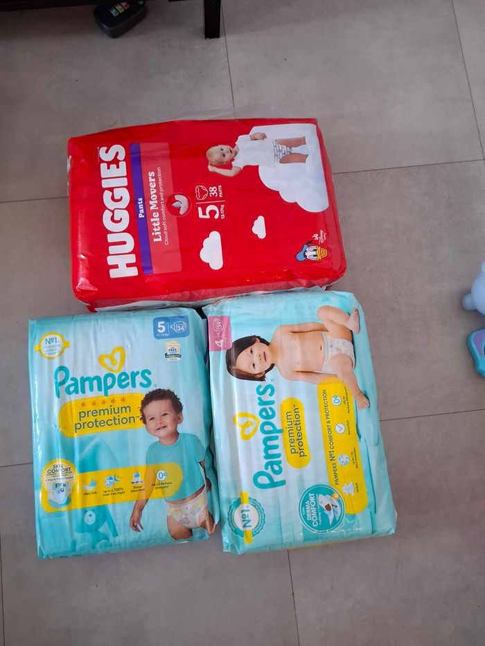 Couches pampers et Hugues taille 4 et 5 - photo numéro 2