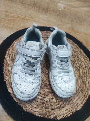 Basket Nike taille 28