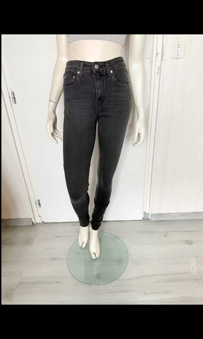 Jean Levi’s 721 High-Rise Skinny – Taille 26/32 – noir – Neuf avec étiquette - photo numéro 16