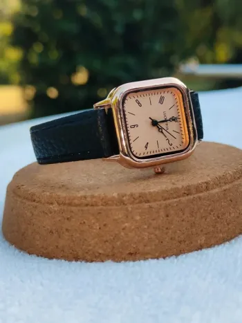 Montre carrée noire, abricot, style rétro