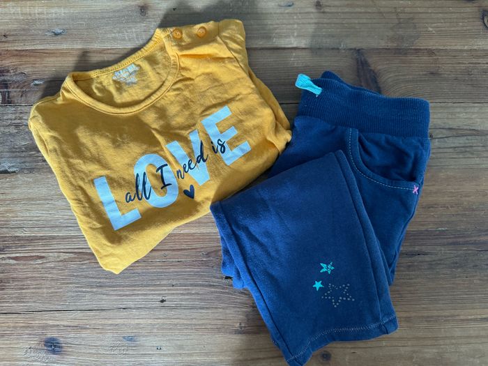 Ensemble pantalon + tee-shirt