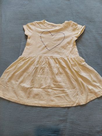 Robe jaune motif coeur