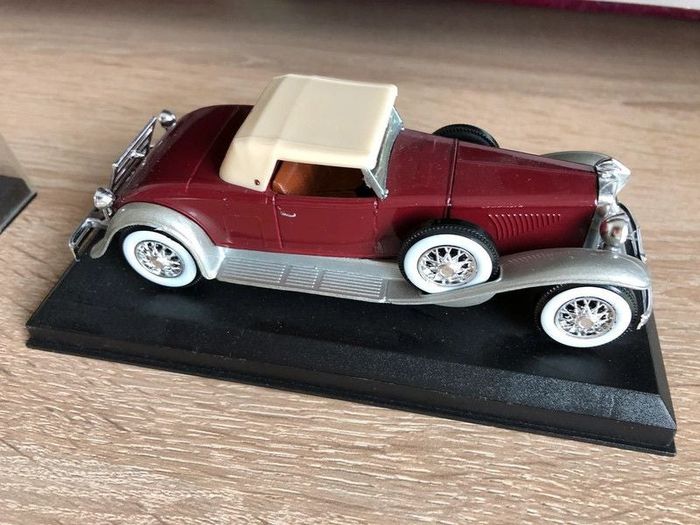 Voiture collection bordeau