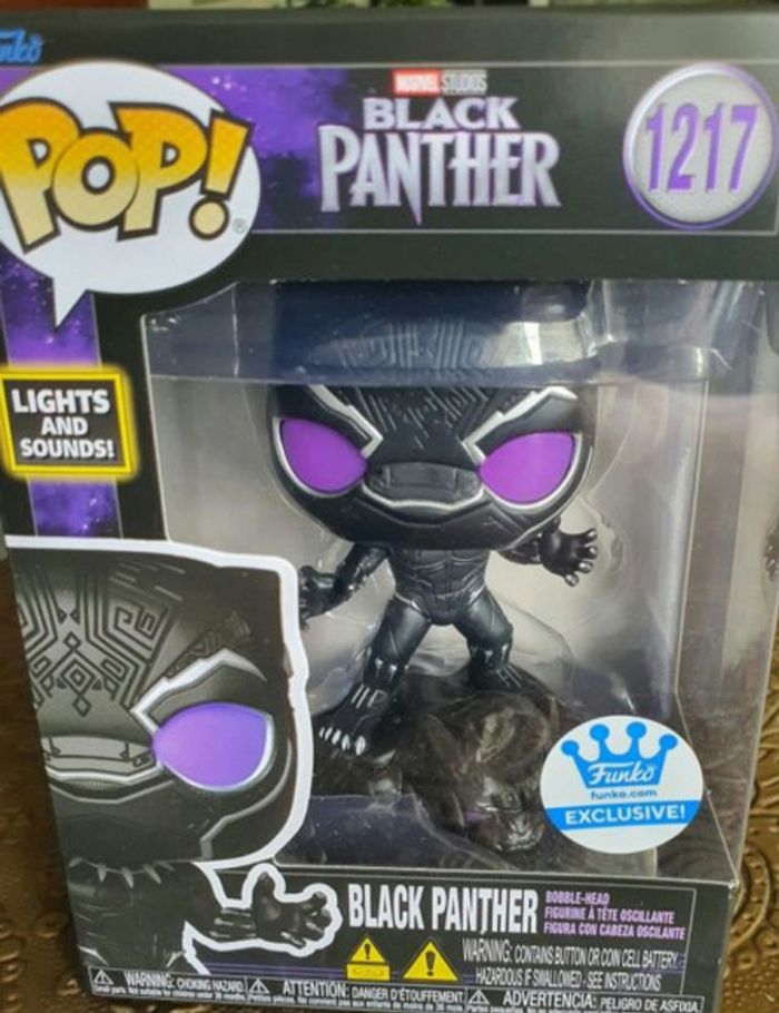 Funko pop rare #1217 Black panther avec son et lumière