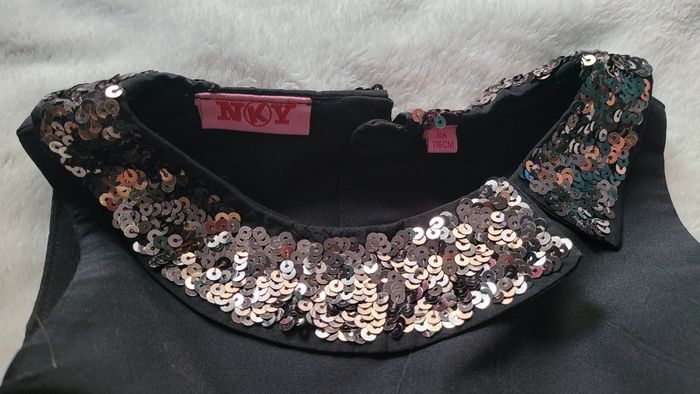 Robe tulle et sequins - photo numéro 2