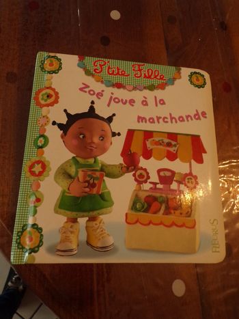 Livre P'tite Zoé joue à la maitresse  Fleurus