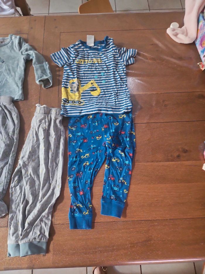 Lot pyjama - photo numéro 2