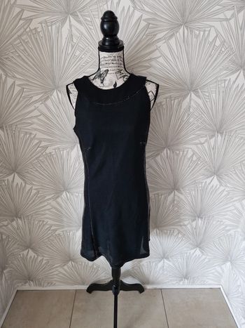 Jolie robe noire et argenté taille 40