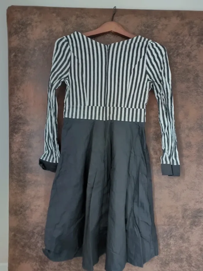 Robe rayée noir et blanche - photo numéro 2