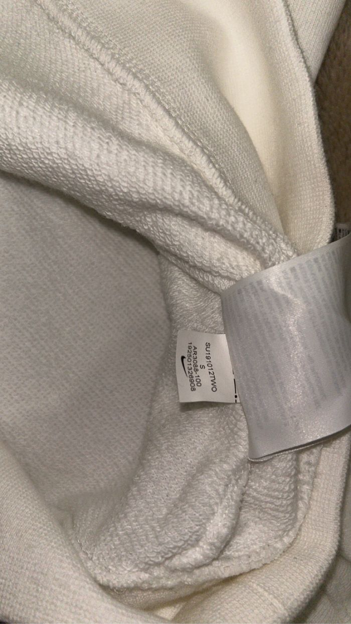 Pull Nike neuf - photo numéro 4