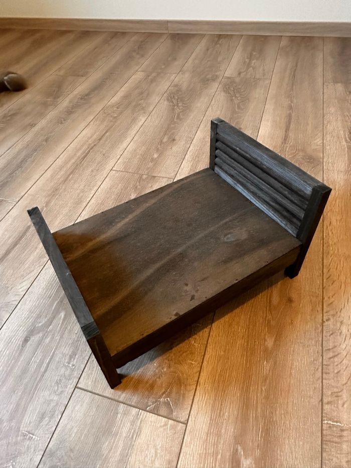 Lit en bois pour jouet ou séance photo nouveau né - photo numéro 2