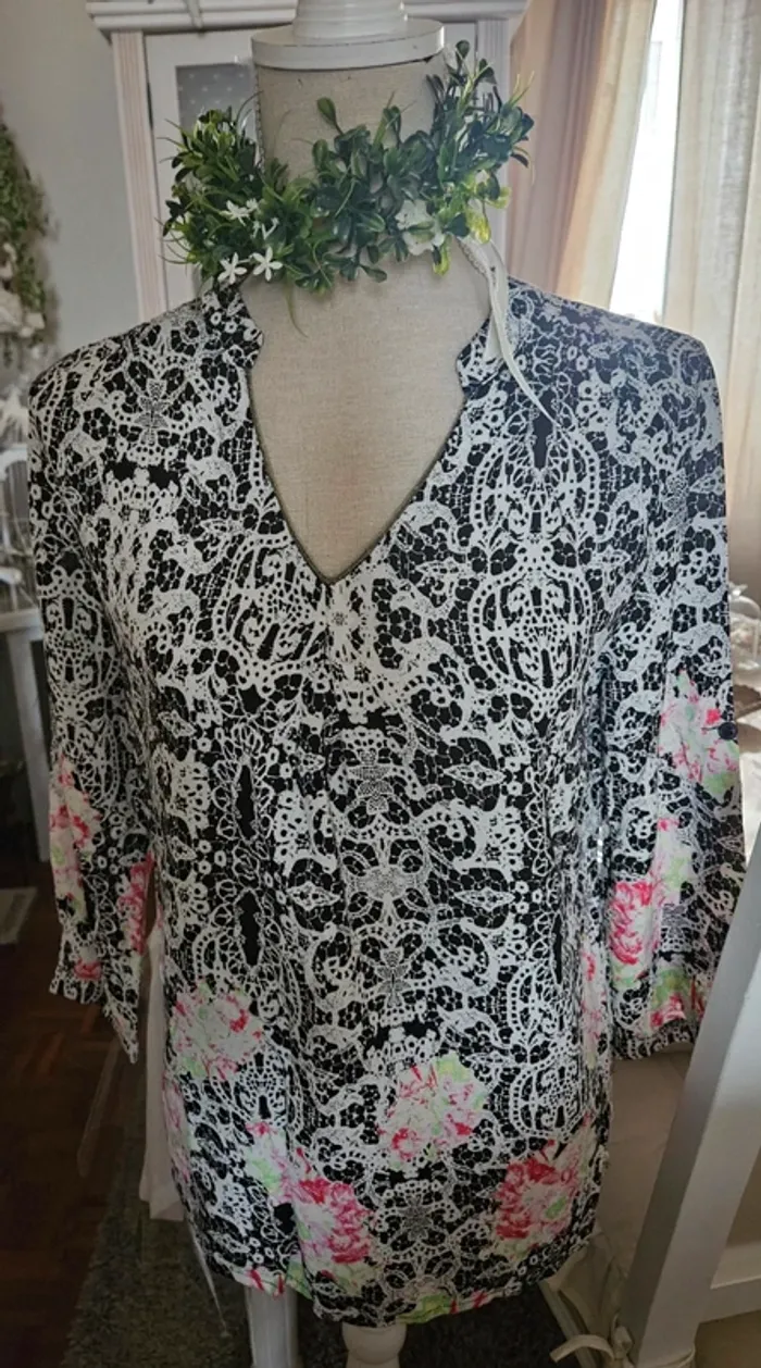 Blouse noire blanc multicolore Melya Melody Taille S (plutôt un grand M) Neuf - photo numéro 2