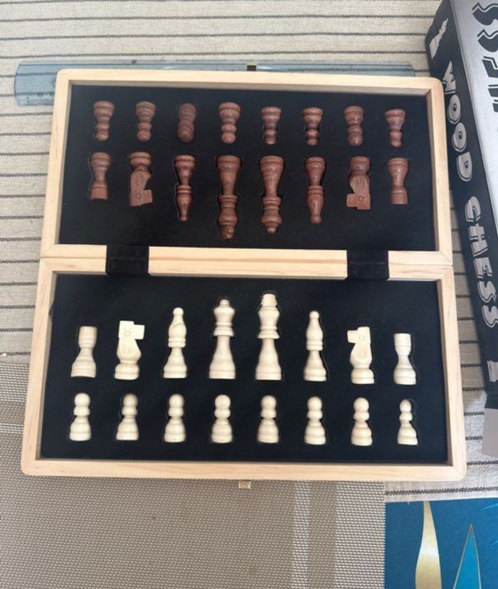 Jeu d’échecs magnétique en bois — Complet, neuf - photo numéro 2