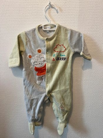 Pyjama 3 mois en bon état