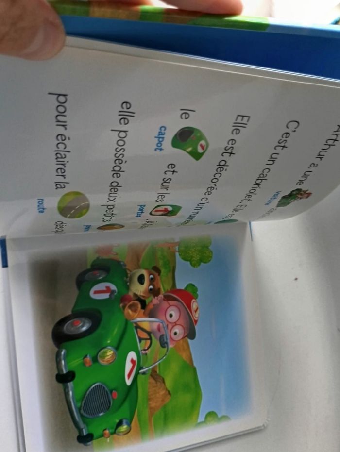 Livre p'tit garçon en voiture avec Arthur histoires a deux voix - photo numéro 3