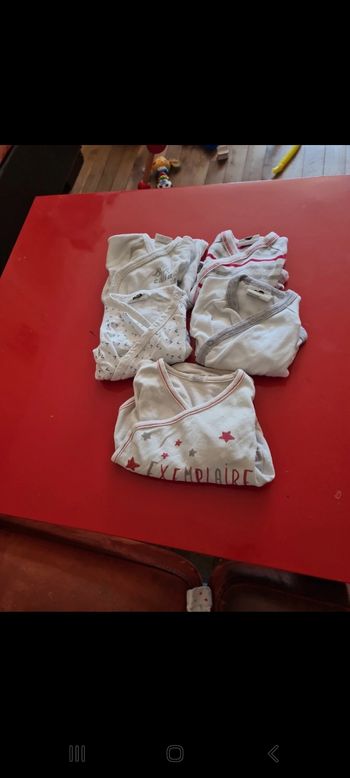 Lots de 8  body manche longues naissance