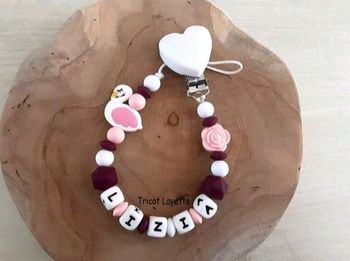 Attache tétine fille