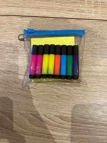 Lot 8 minis stabilos et 1 bloc de postit