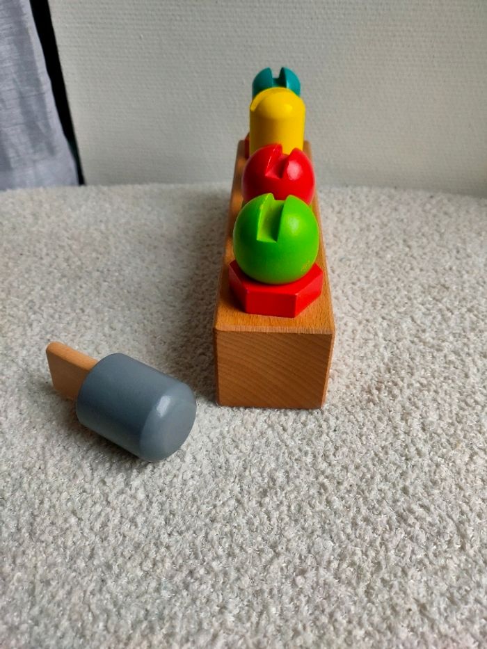 Activités vissage dévissage Montessori - photo numéro 2