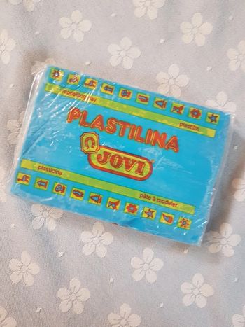 Pate à modeler bleue