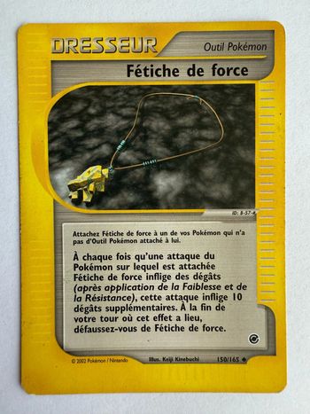 Carte Pokémon Fétiche de force 150/165 Expédition FR usée