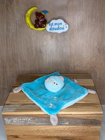 UTP07 doudou monstre magasin U